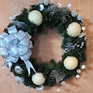 🎀3 for $20🎀Festive Green and Silver Holiday Wreath